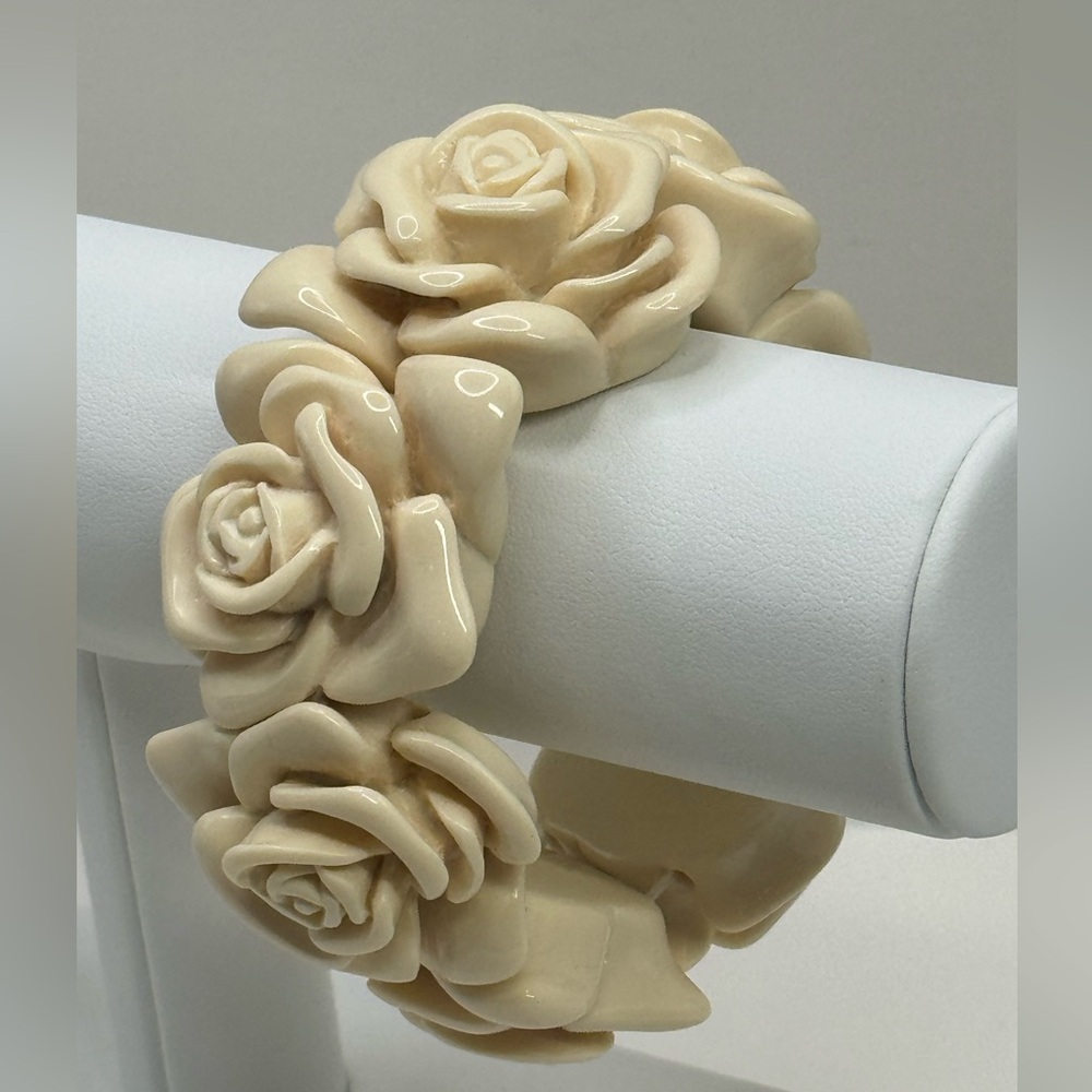 Vtg Cream Rose Bracelet - Picture 2 of 7